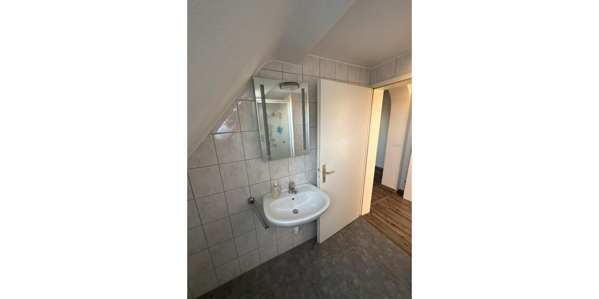 Dachgeschoßwohnung Goldbach - 3 Zimmer, 60 m&sup2;, 750&euro; | Angebot:24437606