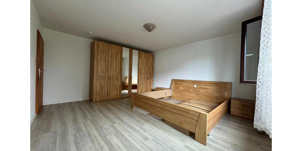 Provisionsfrei: Mehrgenerationenhaus mit separaten Wohnungen zimmer