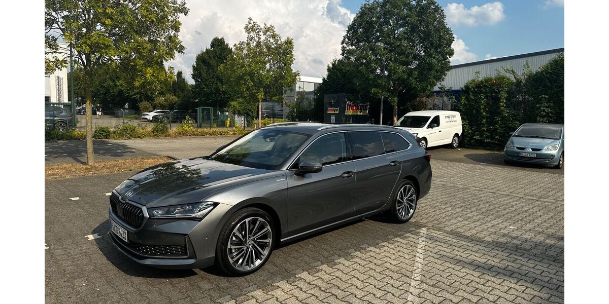 Skoda Superb 47.500 km 46.400 &euro; Wedemark 30900