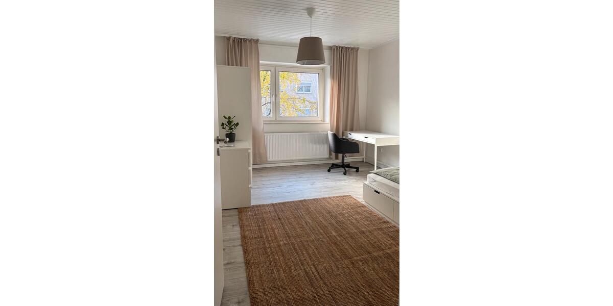 Möblierte 3 WG Zimmer - Neugründung - zentrale Lage 3 zimmer