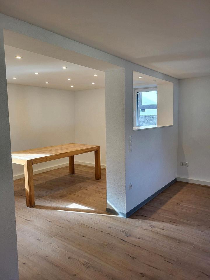 Wohnhaus mit 6 Zimmern in 97855 Homburg zu vermieten zimmer