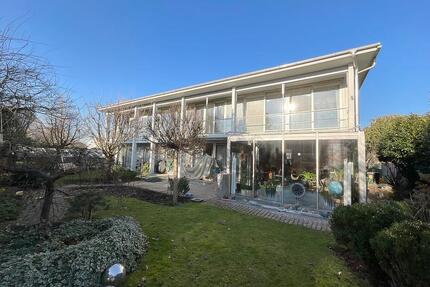 Besondere, lichtdurchflutete penthouseartige 3 bis 4-Zimmer-Wohnung in Nürnberg, Fischbach