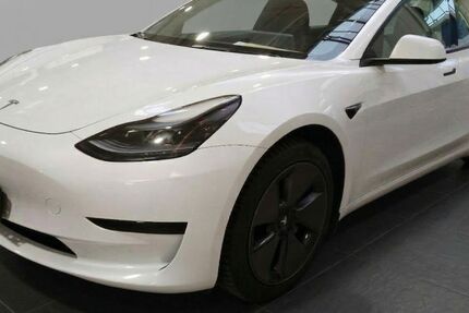 Tesla Model 3 61.780 km 27.950 &euro; Steinbach-Hallenberg OT Herges-Hallenberg 98587