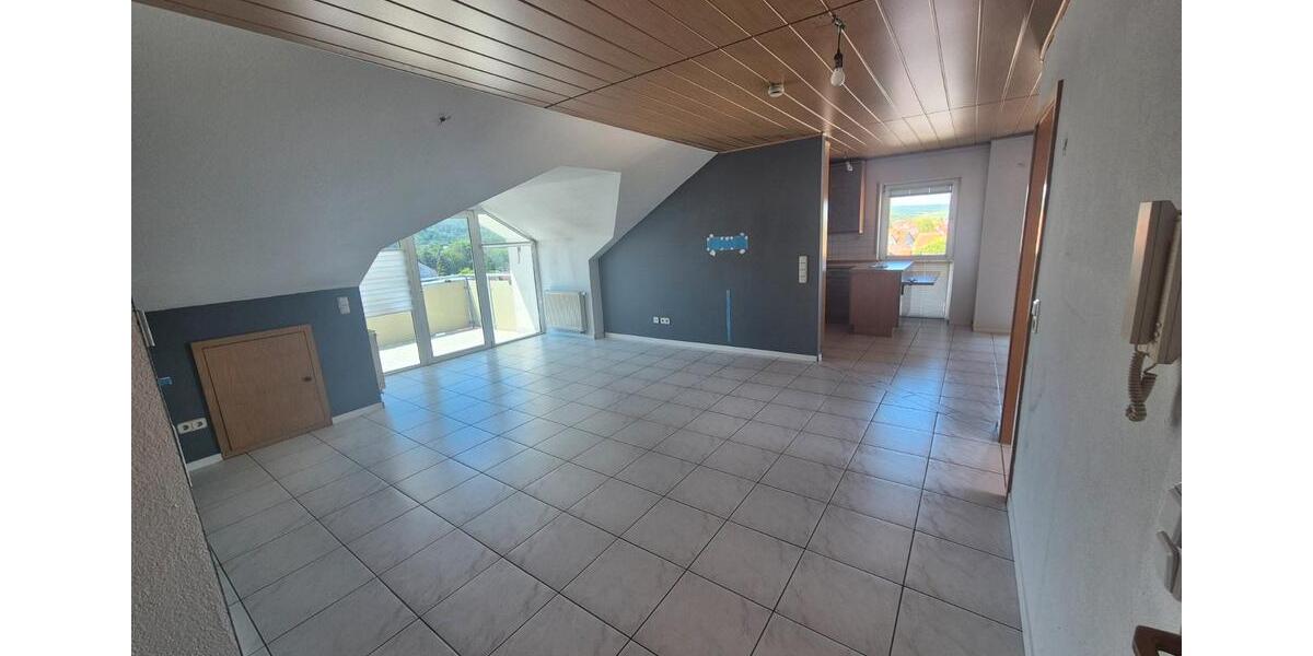 Dachgeschoßwohnung Esselbach Kredenbach - 2.5 Zimmer, 77 m&sup2;, 240.000&euro; | Angebot:26707060