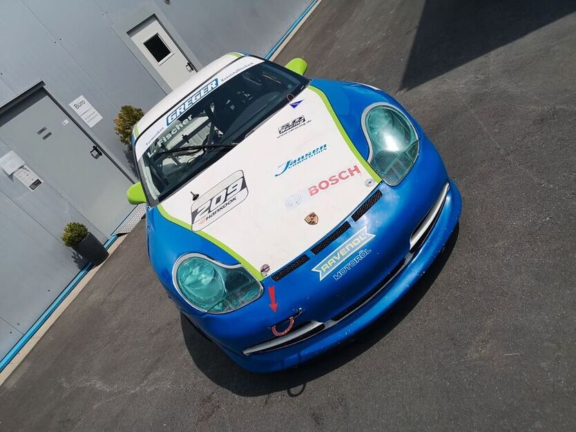 996