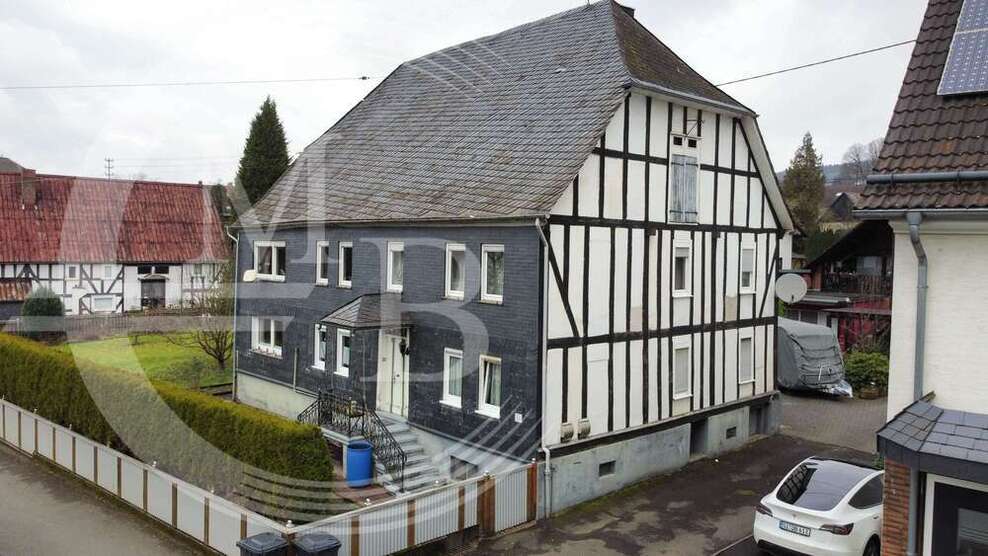 Haus zum Kaufen in Kreuztal 185.000 € 256.38 m²