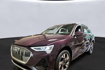 Audi e-tron 45.327 km 37.990 &euro; Hamburg 22047