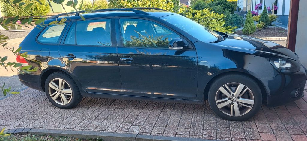 VW Golf 218.000 km 2.700 &euro; Quierschied 66287