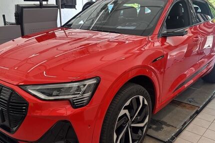 Audi e-tron 53.000 km 33.900 &euro; Rastede/ Wahnbek 26180