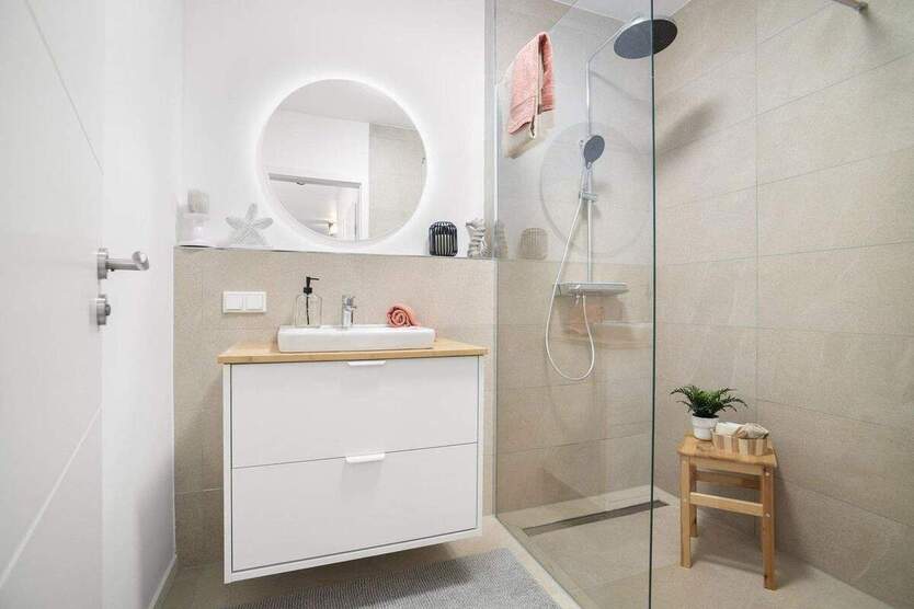 ### ERSTBEZUG NACH MODERNISIERUNG - MODERNE 3-ZIMMER-WOHNUNG MIT XXL-BALKON & GARAGE OHNE PROVISION! 3 zimmer