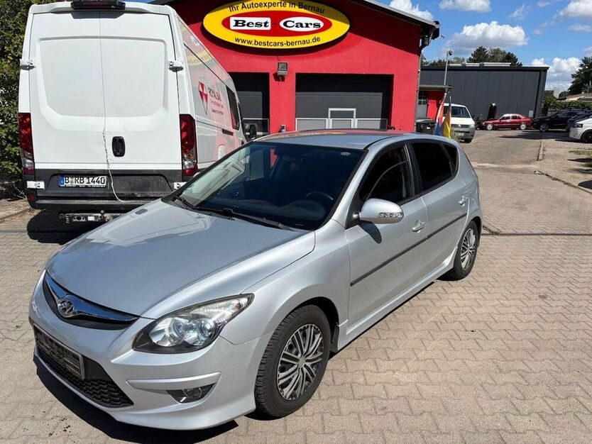 i30