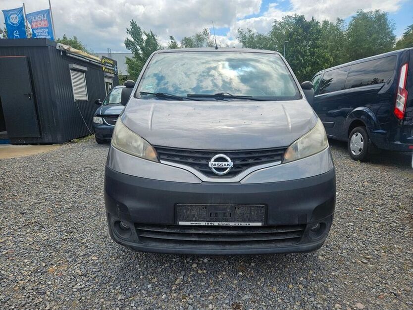 NV200