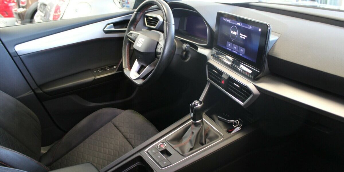 Seat Leon Sportstourer 1.5 TSI ACT OPF FR 71.383 km 17.980 &euro; Euskirchen 53881