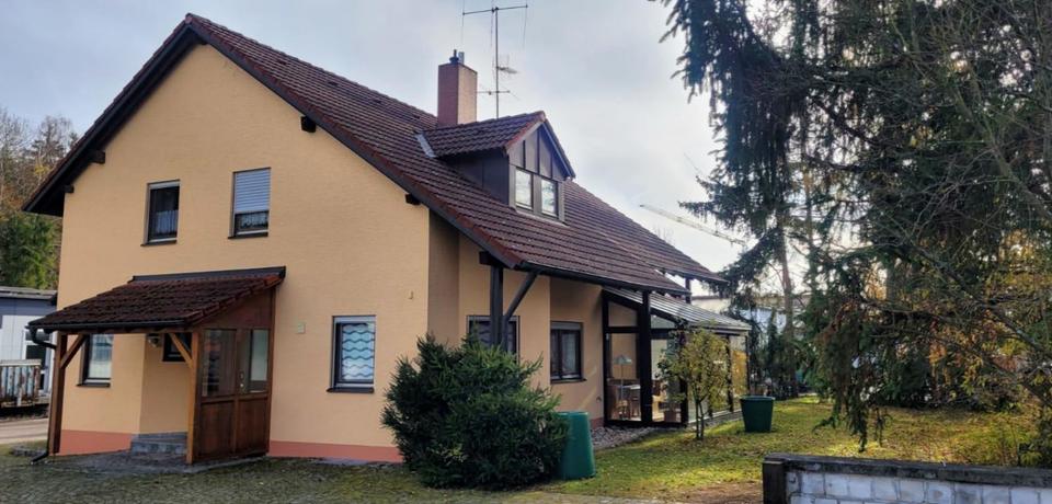 Großes Haus in Amberg mit modernem Wohn-Essbereich zu vermieten 6 zimmer