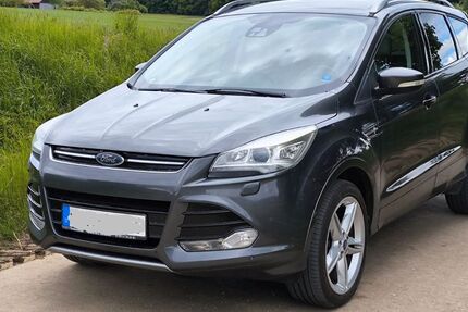 Ford Kuga 175.450 km 9.900 &euro; Markt Berolzheim 91801