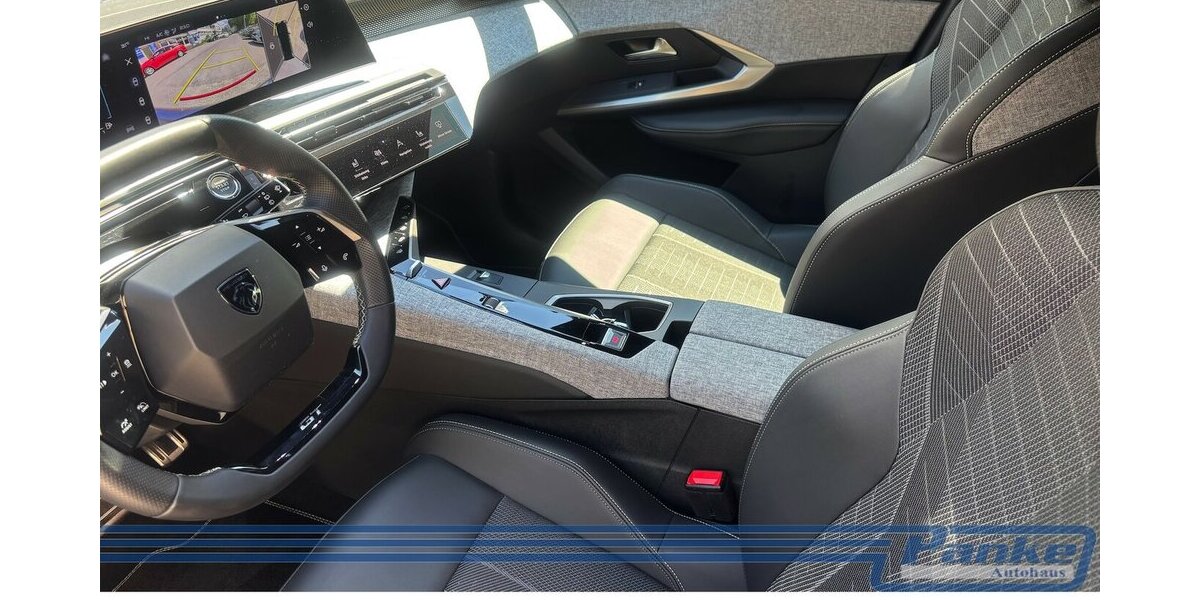 Peugeot 5008 Hybrid 136 GT 7 Sitzer Panorama 22.659 km 31.990 &euro; Berlin 13187