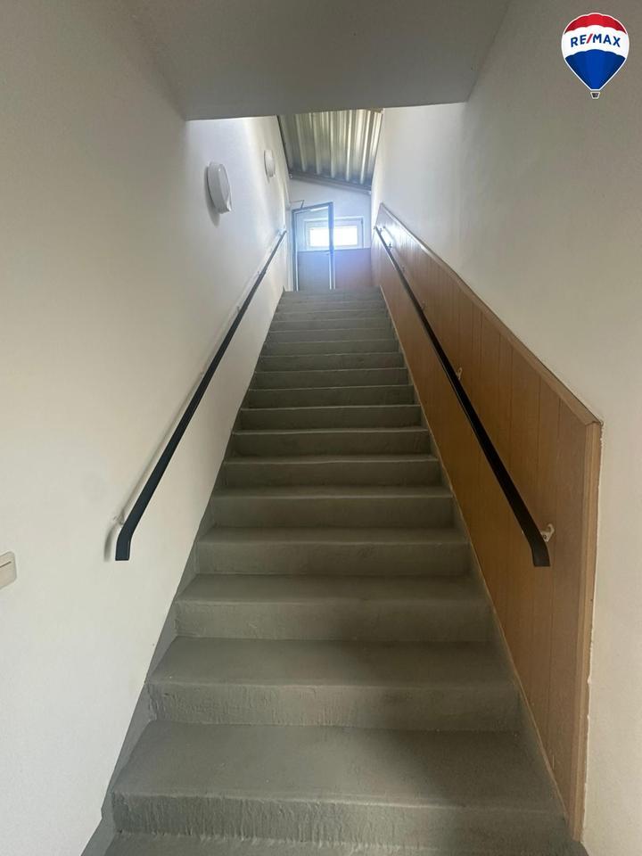 Frisch sanierte Gewerbehalle mit Büroflächen, Produktionsbereich & EinliegerWohnung zu vermieten!