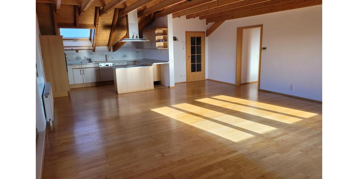 großzügige 4,5-Zimmer-Wohnung mit Balkon und Gemeinschaftsgarten inkl. Außenpool in Grunholz 4 zimmer