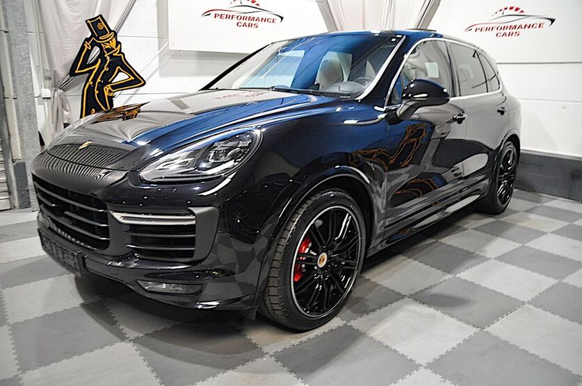 Porsche Cayenne 84.000 km 51.999 € Nürnberg 90431