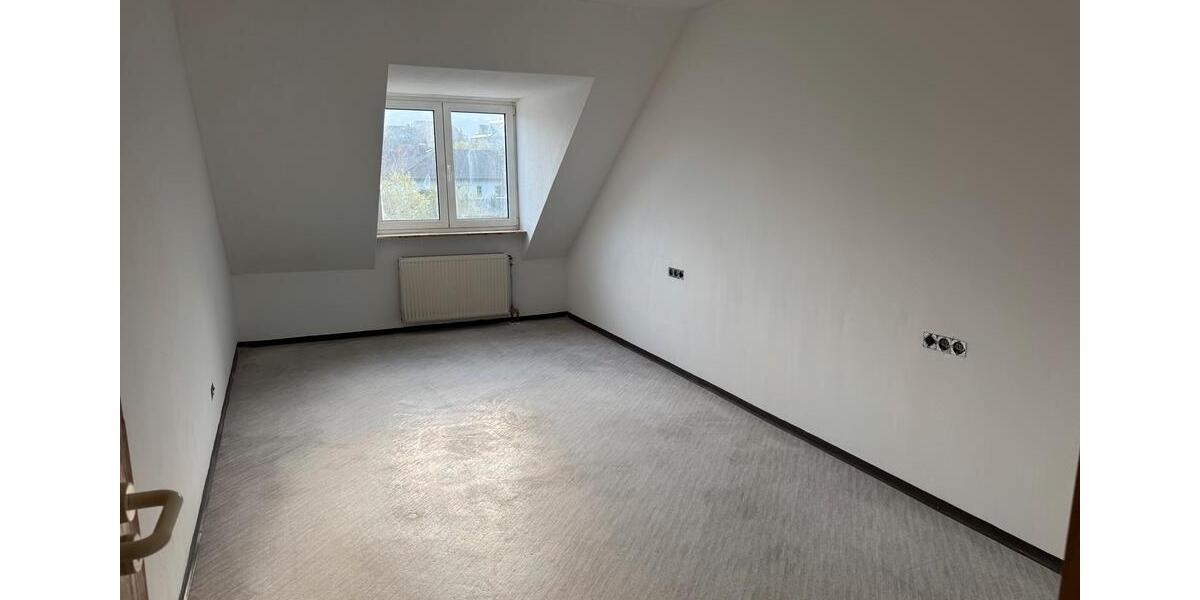 Dachgeschoßwohnung Walldürn - 3 Zimmer, 70 m&sup2;, 550&euro; | Angebot:26322316