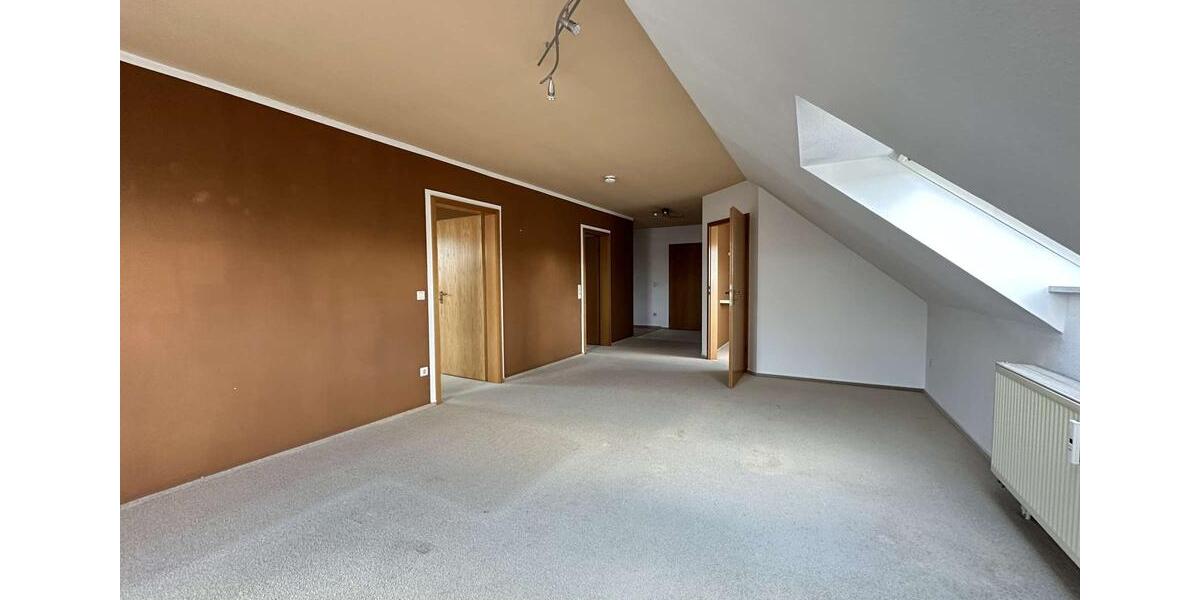 Dachgeschoßwohnung Niesky - 3 Zimmer, 74 m&sup2;, 510&euro; | Angebot:25252696