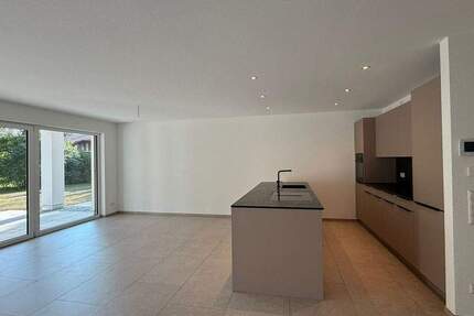 Modern & ebenerdig: Helle Erdgeschosswohnung im Neubau in Hilzingen 3 zimmer