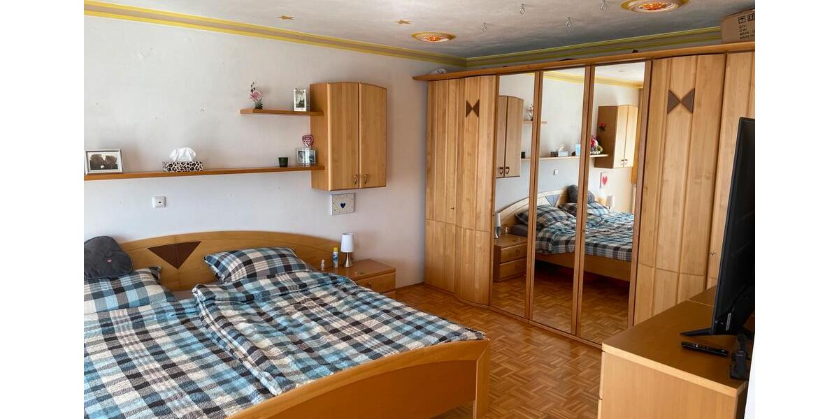 Erdgeschoßwohnung Schöfweg - 5 Zimmer, 165 m&sup2;, 1.100&euro; | Angebot:26413845