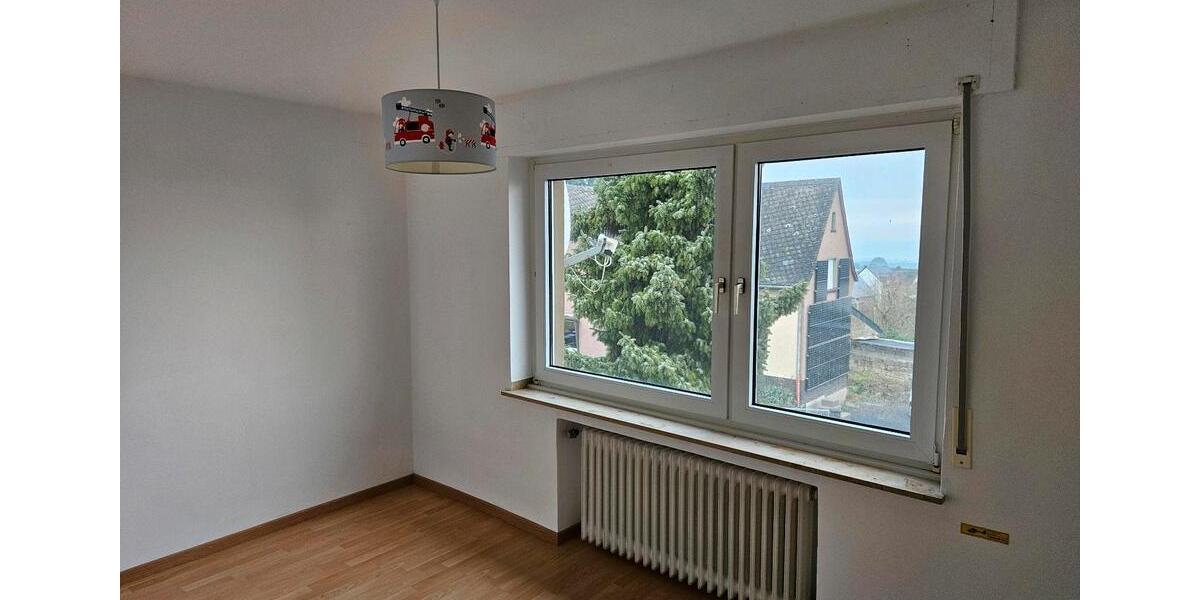 Etagenwohnung Ettringen - 4 Zimmer, 100 m&sup2;, 850&euro; | Angebot:24729270