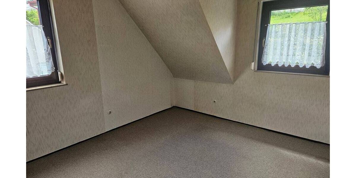 Doppelhaushälfte Giengen an der Brenz Hürben - 5 Zimmer, 114 m&sup2;, 270.000&euro; | Angebot:26820035