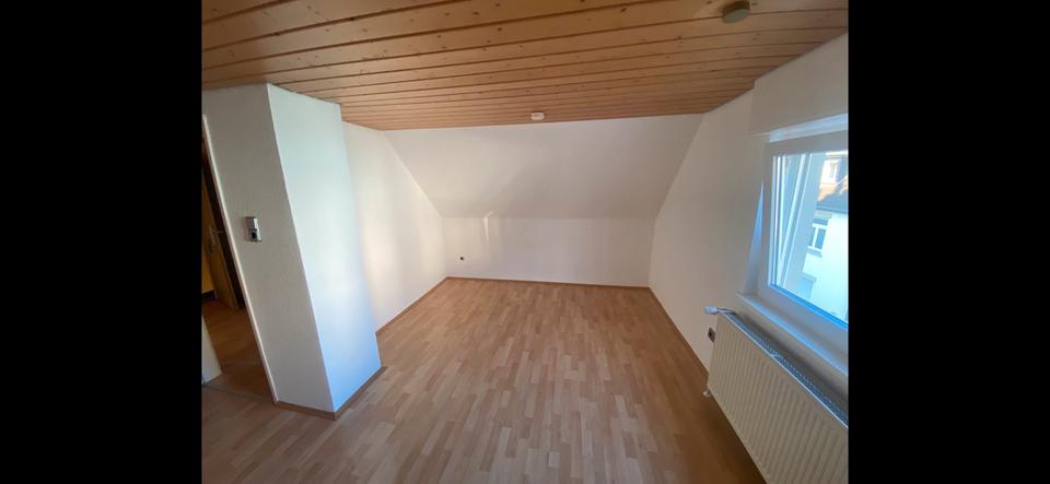 Dachgeschoßwohnung Flörsheim am Main - 1 Zimmer, 39 m&sup2;, 640&euro; | Angebot:25310195