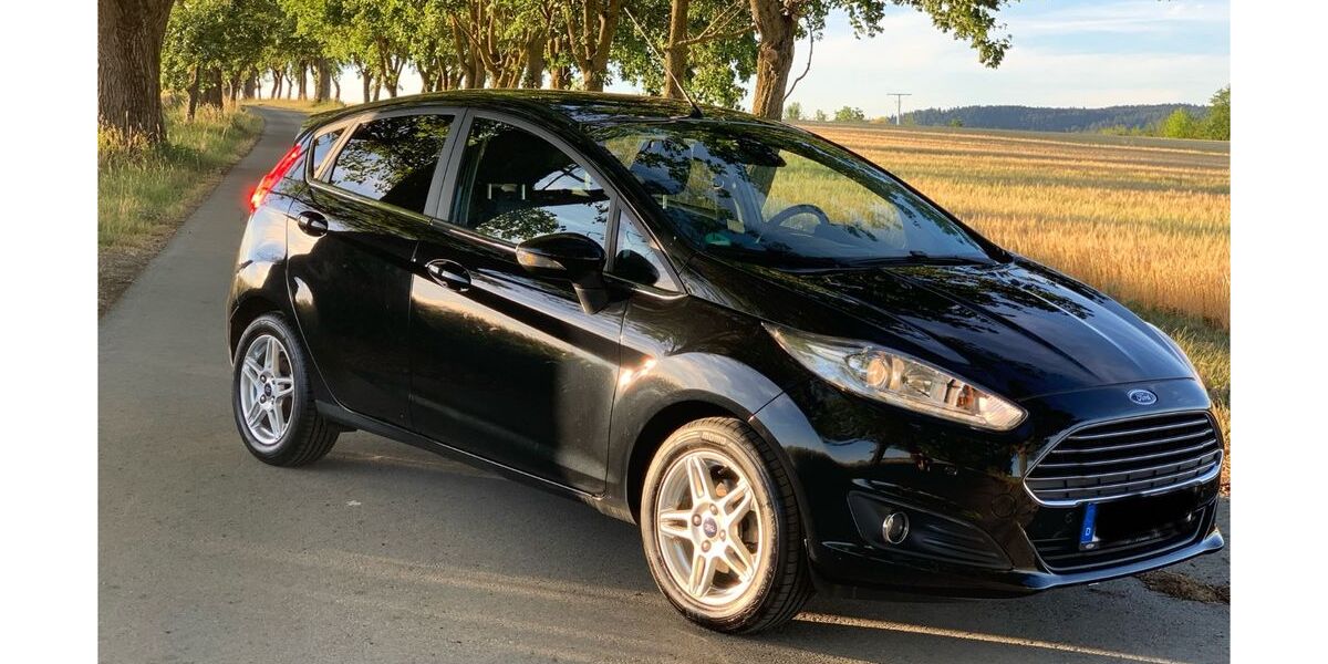 Ford Fiesta 121.990 km 5.699 &euro; Epfendorf 78736