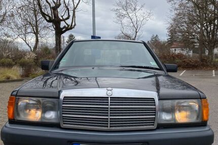 Mercedes-Benz 190 305.000 km 4.449 &euro; München 81829