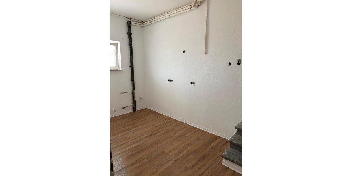 Erdgeschoßwohnung Stadtallendorf - 6 Zimmer, 66 m&sup2;, 119.000&euro; | Angebot:27259383