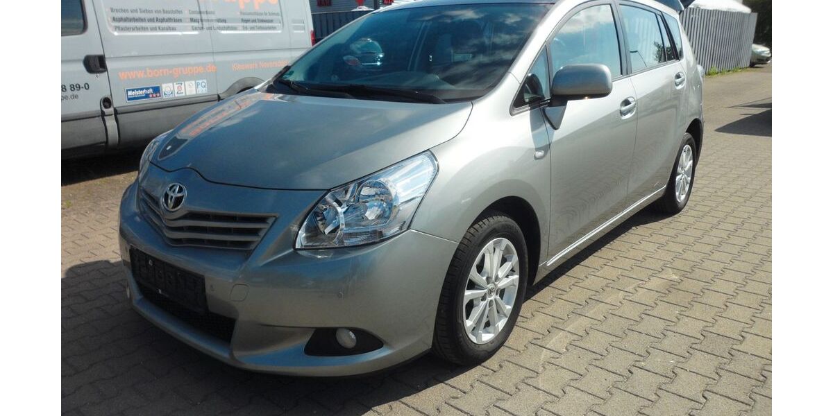 Toyota Verso 208.000 km 6.499 &euro; Boizenburg 19258
