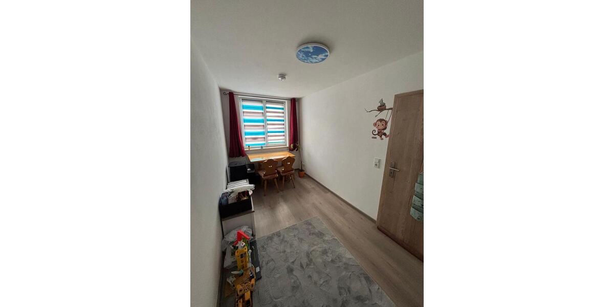 Erdgeschoßwohnung Schirgiswalde-Kirschau Kirschau - 3 Zimmer, 108 m&sup2;, 800&euro; | Angebot:26145375