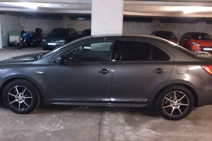 Suzuki Kizashi 151.000 km 7.700 &euro; Düsseldorf 40233