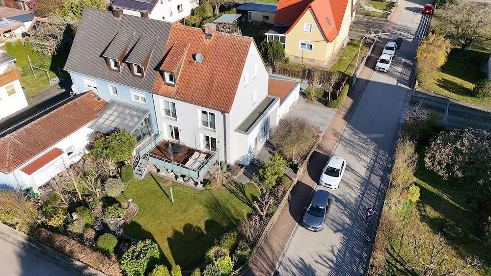 Doppelhaushälfte Neuendettelsau - 5 Zimmer, 154 m&sup2;, 520.000&euro; | Angebot:25744761