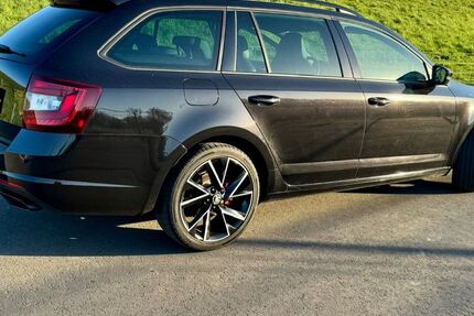 Skoda Octavia 211.000 km 12.900 &euro; Stade 21683