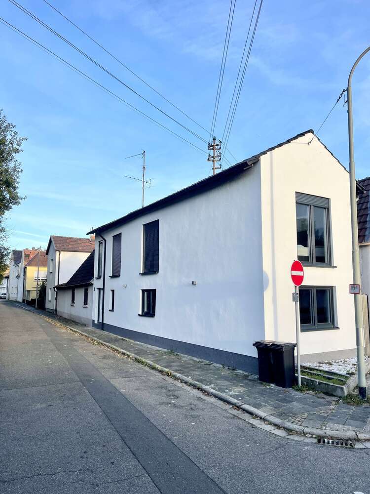 Haus zum Kaufen in Böhl-Iggelheim 273.000 € 90.2 m²