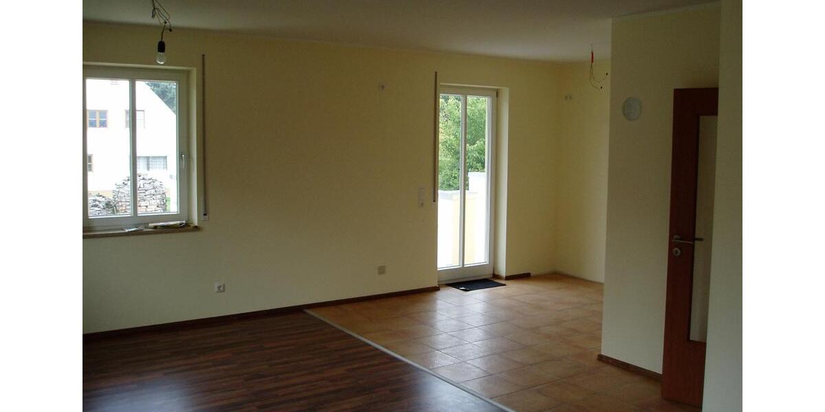 Terrassenwohnung Ergoldsbach Langenhettenbach - 4 Zimmer, 116 m&sup2;, 1.020&euro; | Angebot:26398513