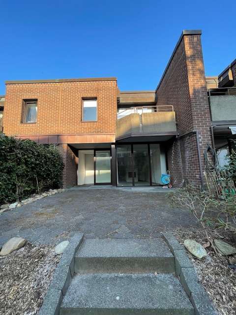 Haus zum Mieten in Düsseldorf 2.750 € 155 m²