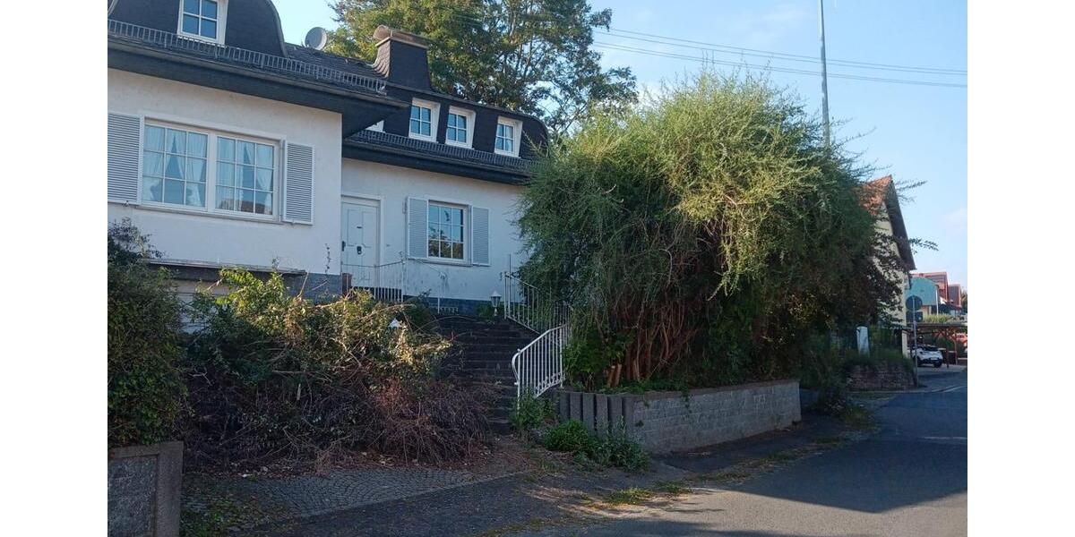 Einfamilienhaus Ranstadt - 9 Zimmer, 280 m&sup2;, 490.000&euro; | Angebot:27083584
