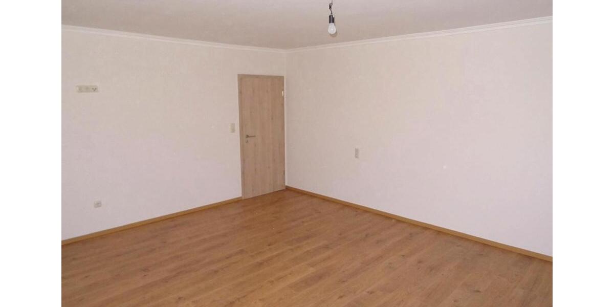 Etagenwohnung Schöfweg - 4 Zimmer, 130 m&sup2;, 900&euro; | Angebot:26063255