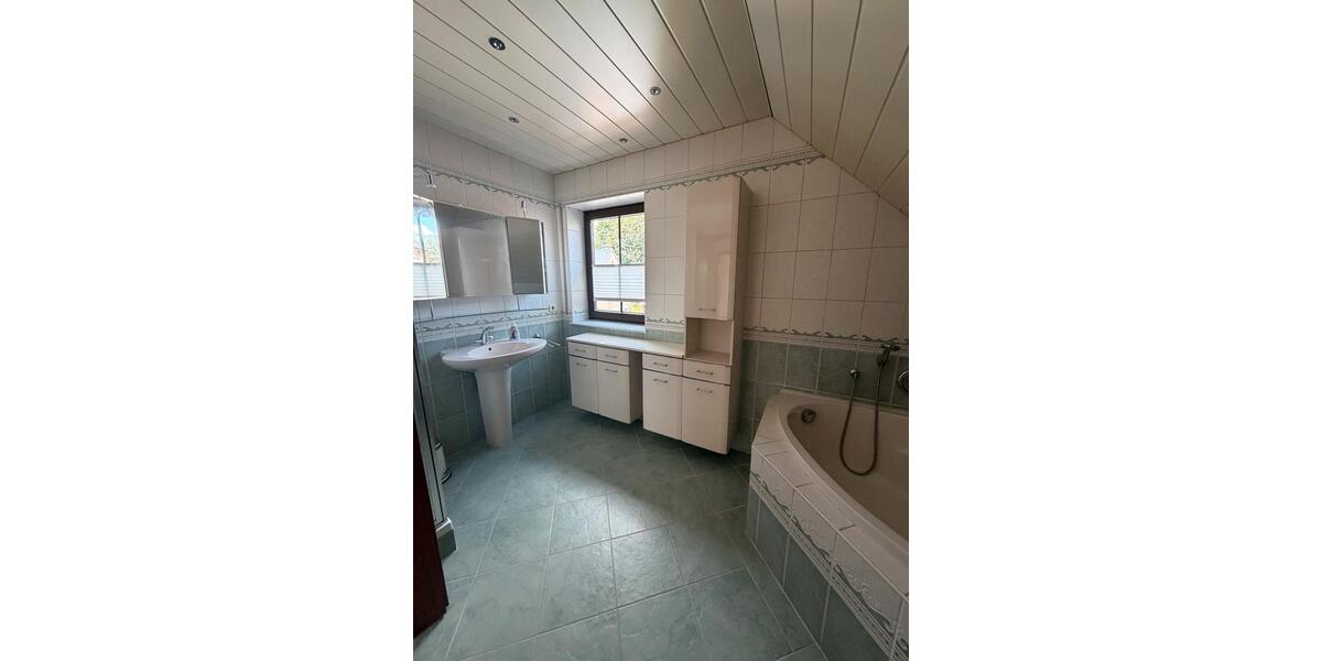 Einfamilienhaus Lauter-Bernsbach Bernsbach - 7 Zimmer, 170 m&sup2;, 395.000&euro; | Angebot:27085589