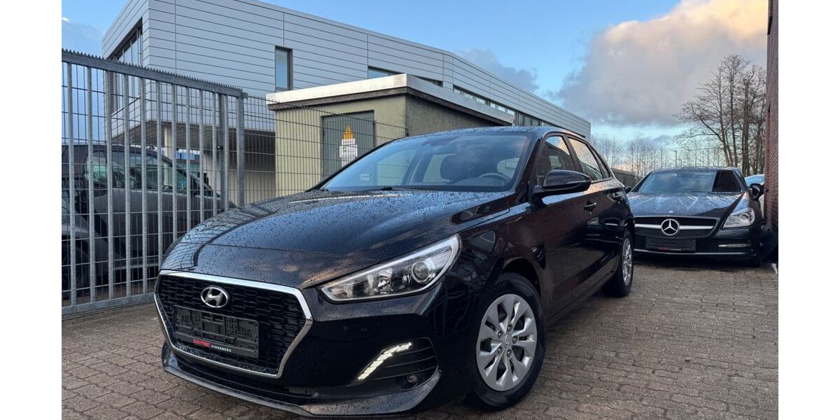 Hyundai i30 143.900 km 10.690 &euro; Pinneberg 25421
