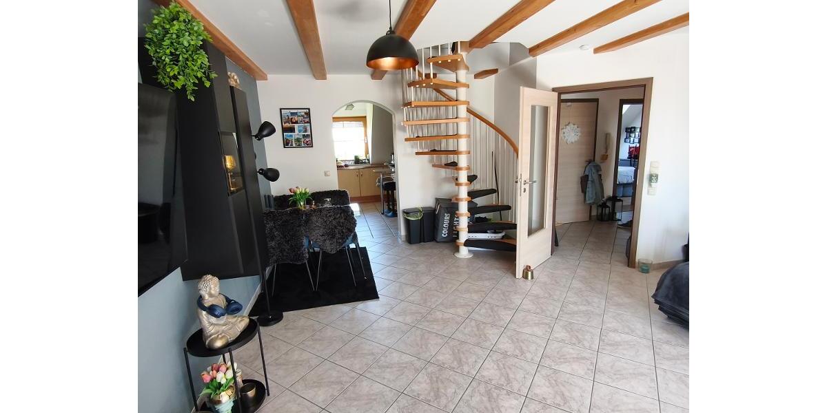 4 Zi. Wohnung in DG Galerie mit Garten (auf Wunsch), Balkon und Garage in Höchstadt OT - Etagenwohnung Höchstadt OT | Angebot:26409507