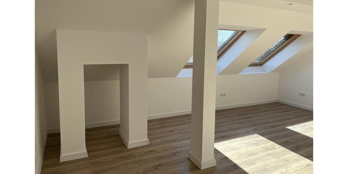 Dachgeschoßwohnung Dresden Cotta - 5 Zimmer, 120 m&sup2;, 1.500&euro; | Angebot:25422970