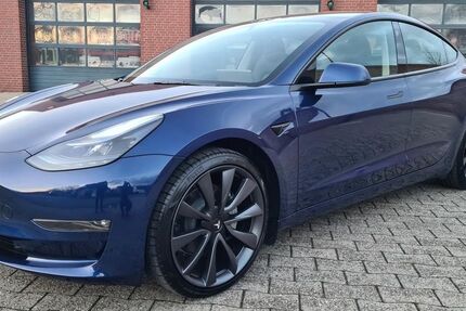 Tesla Model 3 18.500 km 36.998 € Herzebrock- Clarholz 33442