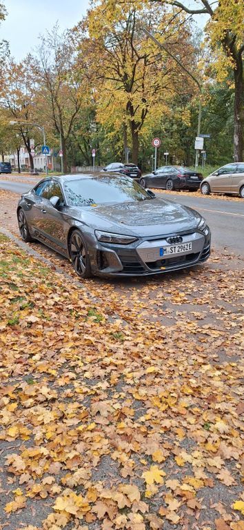 Audi e-tron GT 42.000 km 51.900 € München 81927