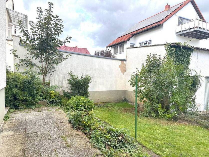 Zweifamilienhaus mit Ausbaureserve in ruhiger Feldrandlage